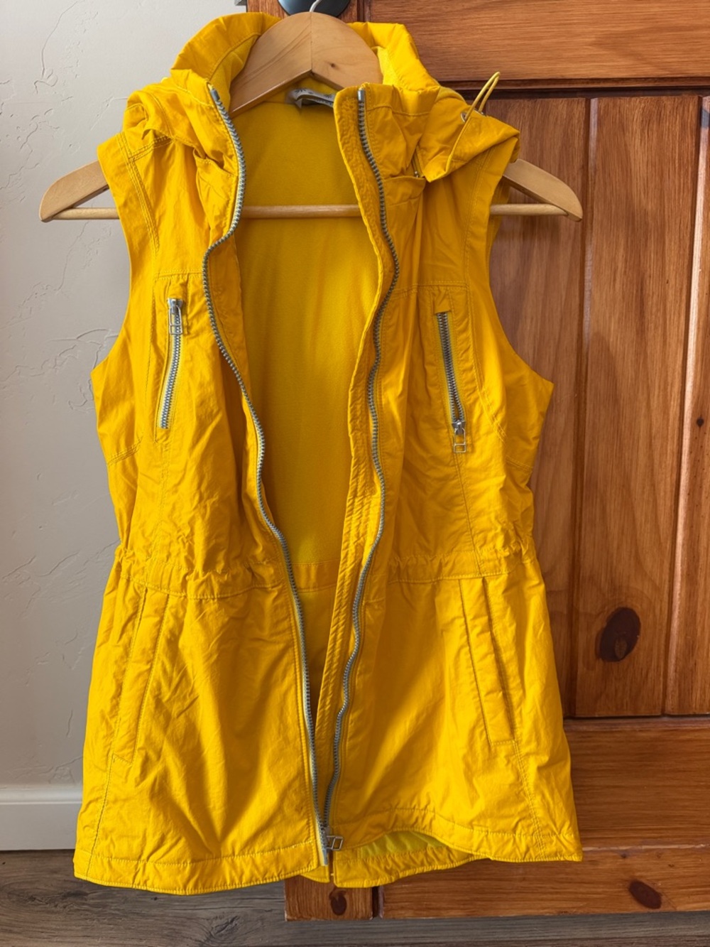 Athleta Hooded Vest XXS Solar Yellow Like New Lightweight Full zip